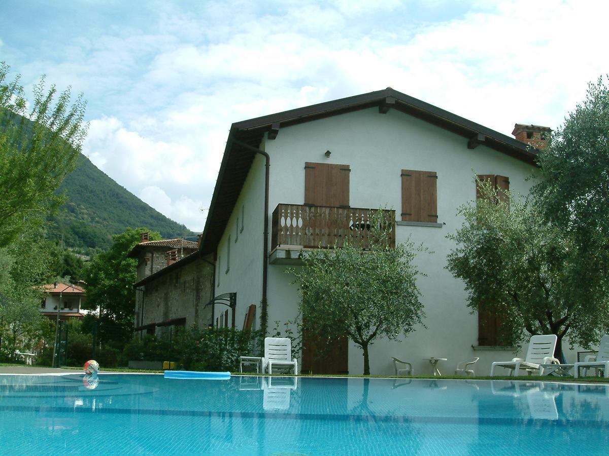 Albergo Ristorante Orazio Sale Marasino Exterior photo