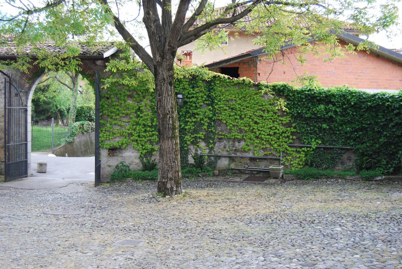 Albergo Ristorante Orazio Sale Marasino Exterior photo